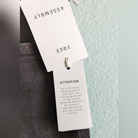 Free Assembly, 90's straight leg jean, distressed, size 10 - Picture 7 of 13